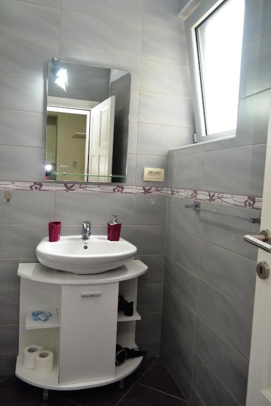 Studio Apartment with Sea View image 4