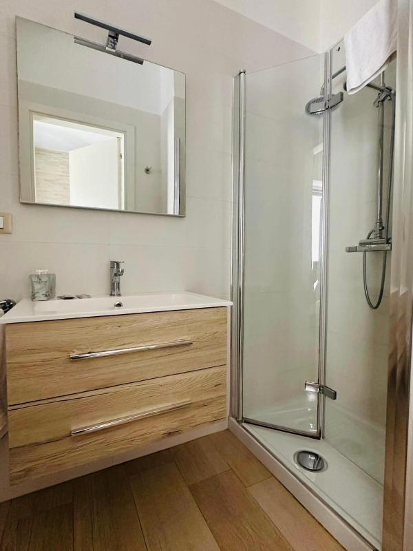 Double Room with Patio image 4