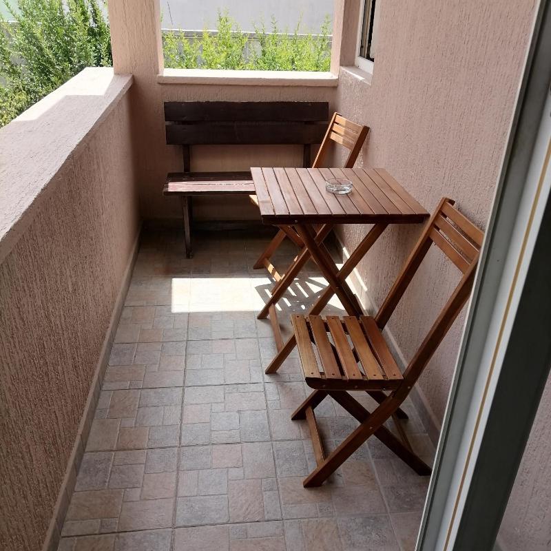 One-Bedroom Apartment with Balcony (5 Adults) image 1