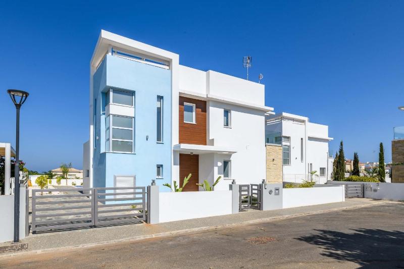 Mylos Lifestyle Seaview Villa #15 - image 4
