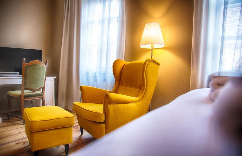Superior King Room image 4