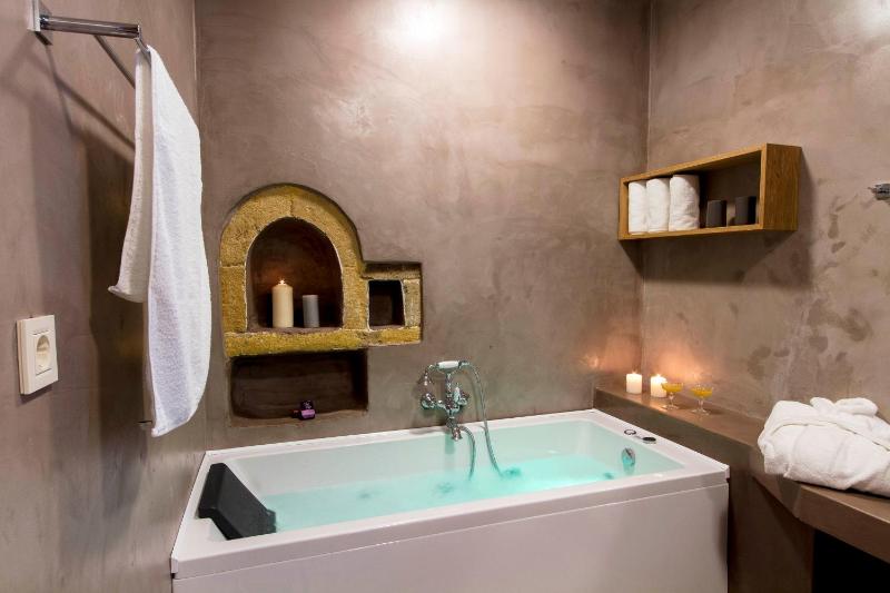 Three-Bedroom Villa image 3