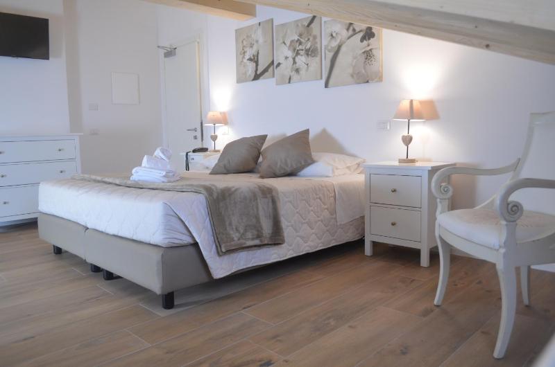 Quadruple Room image 3