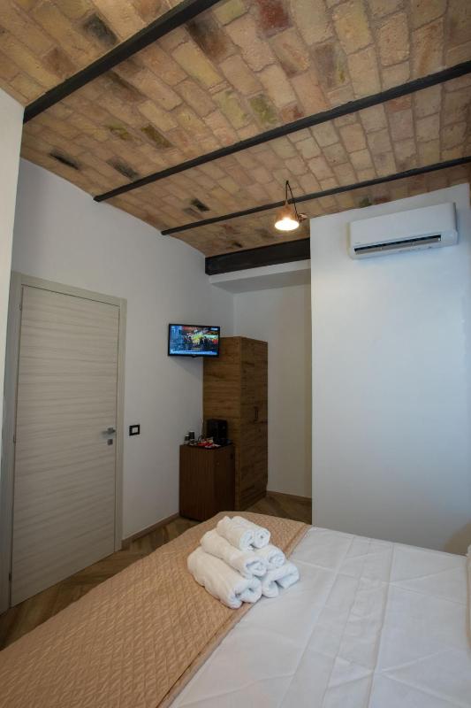 AL 54 Accommodation - image 47