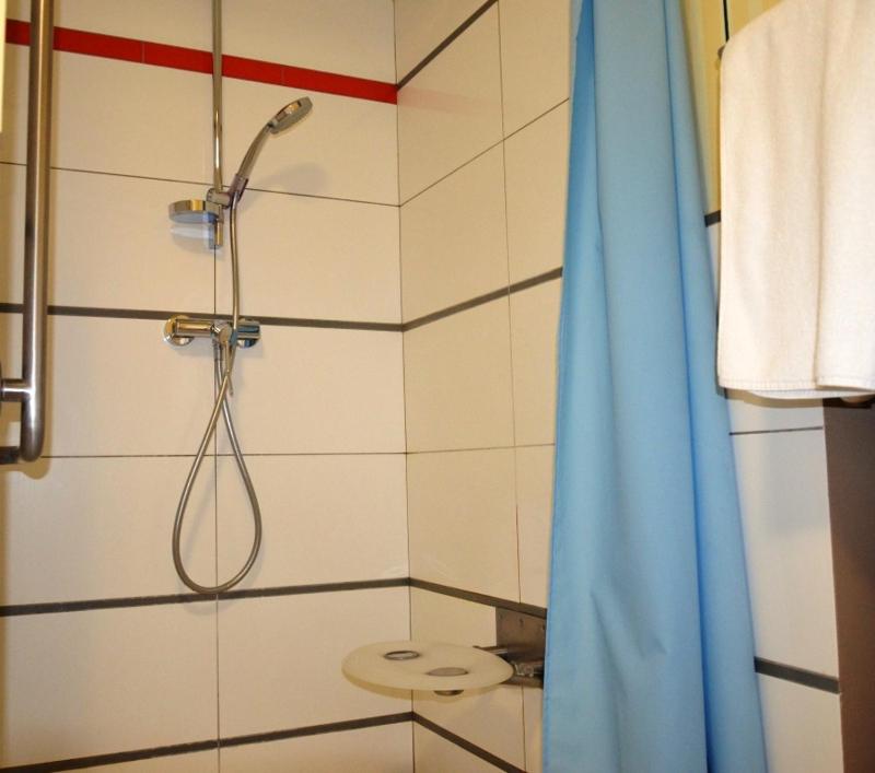 Single Room - Disability Access image 4