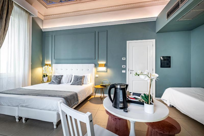 Quadruple Room image 3