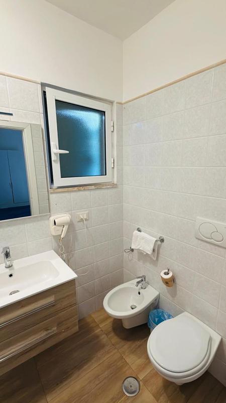 Economy Double Room image 4