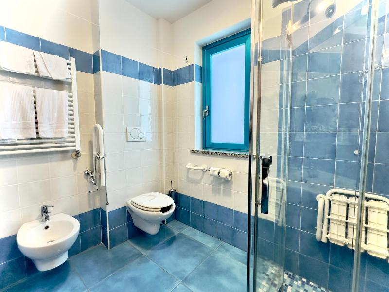 Double Room with Side Sea View image 3