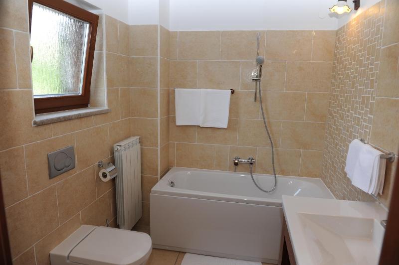 Double Room image 2