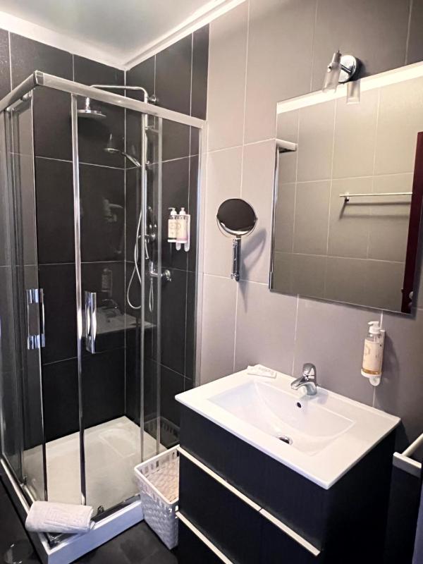 Deluxe Double Room image 1