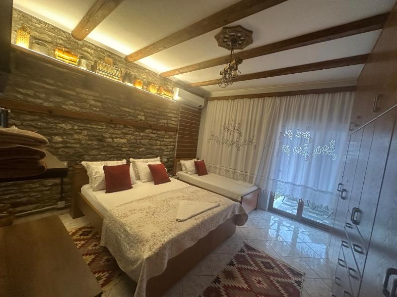 Double Room with Mountain View image 1