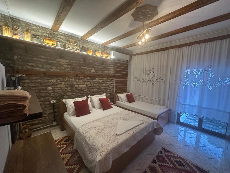 Double Room with Mountain View image 4
