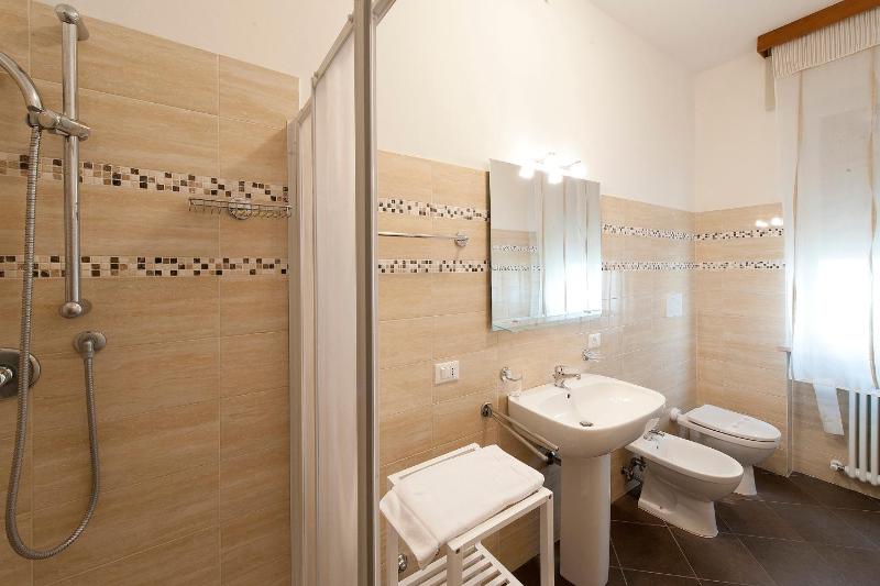 Double or Twin Room with Shared Bathroom image 3