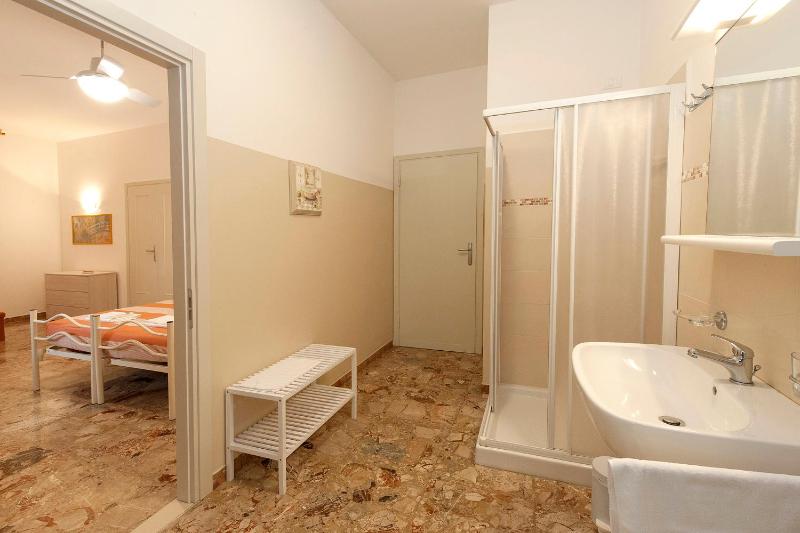 Superior Family Room image 2