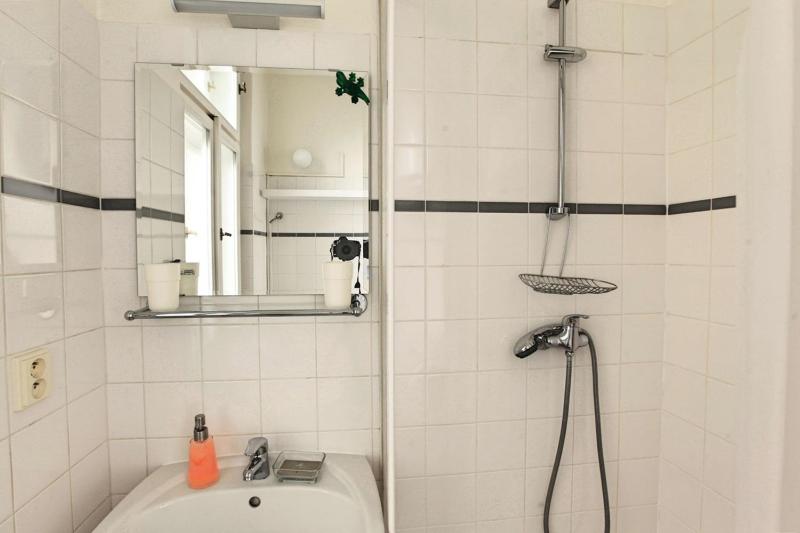 One-Bedroom Apartment image 4