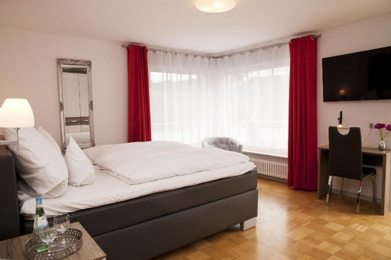 Deluxe Double Room image 2