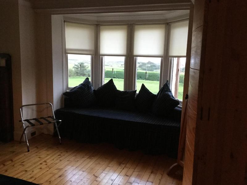 Superior Double or Twin Room with Sea View image 4