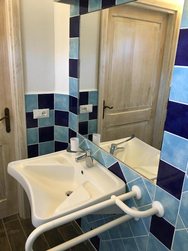 Twin Room - Disability Access image 2