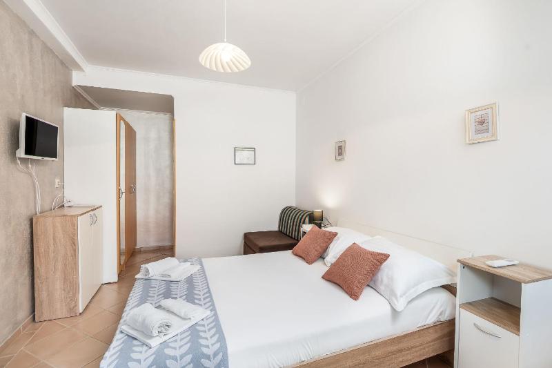 Apartments Jelica - image 4