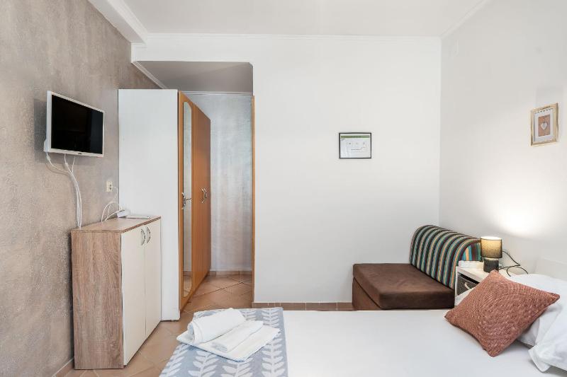 Apartments Jelica - image 3
