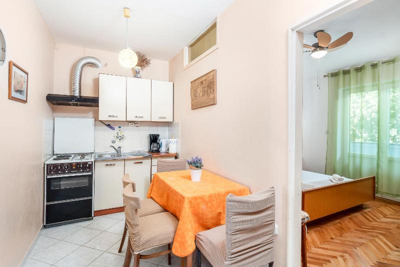 Apartments Jelica - image 17