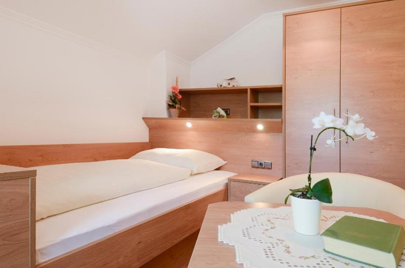 Single Room image 2