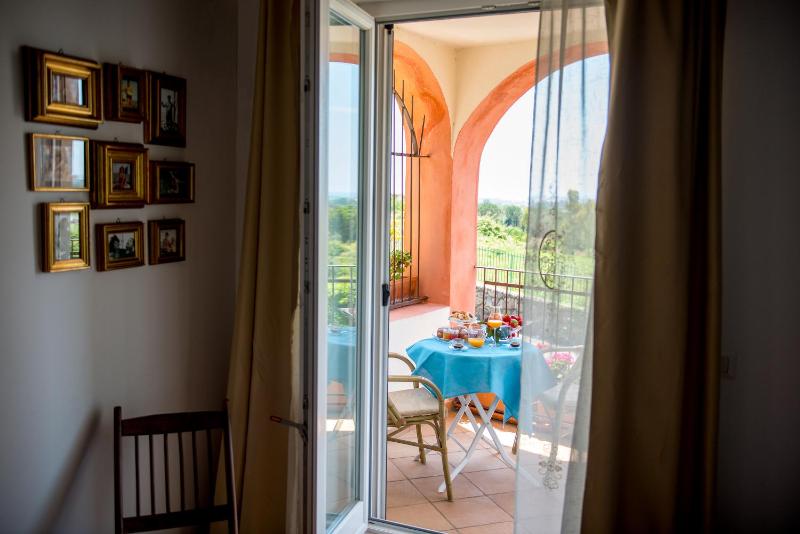 Classic Double Room with Balcony image 3