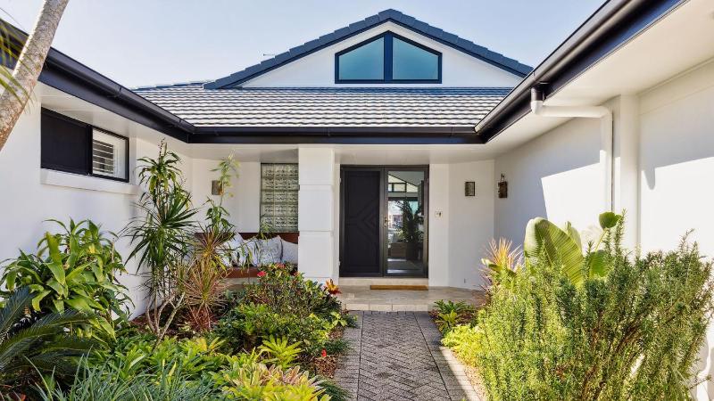 Ocean Starr - Waterfront Luxury with Private Pontoon and Pool - Holiday Yamba - image 20