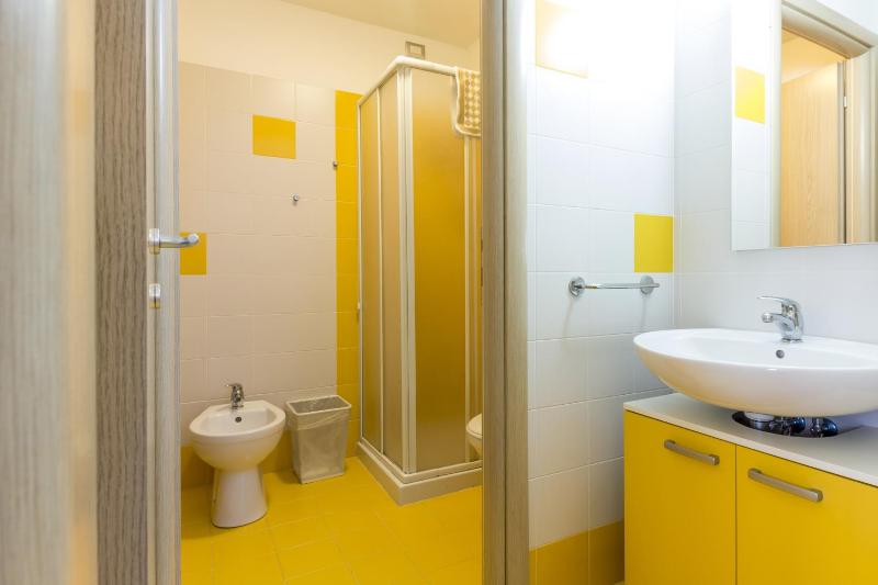 One-Bedroom Apartment image 3