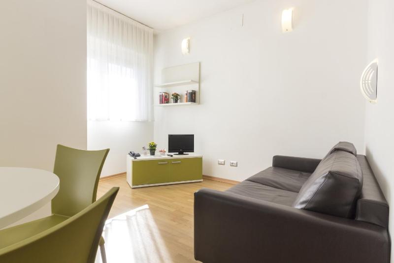 One-Bedroom Apartment image 2
