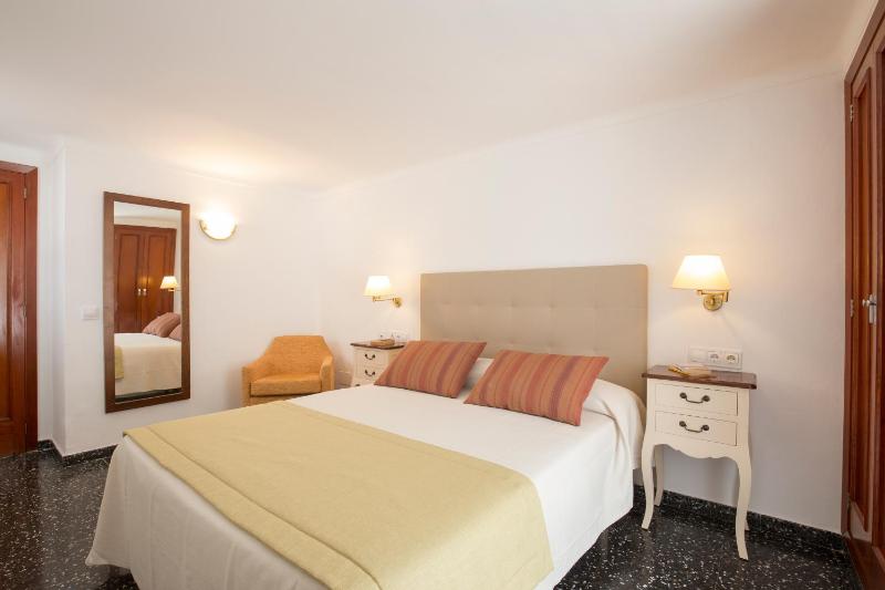 Cabot Villa Can Borras - image 23