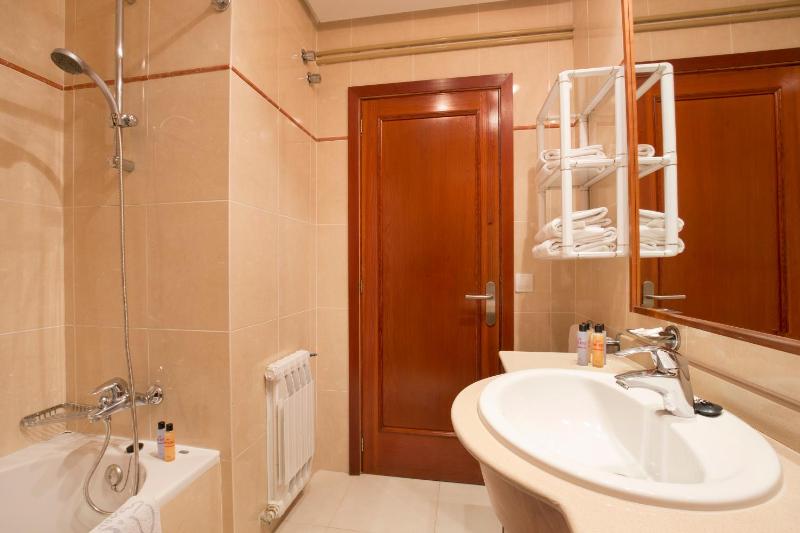 Cabot Villa Can Borras - image 21
