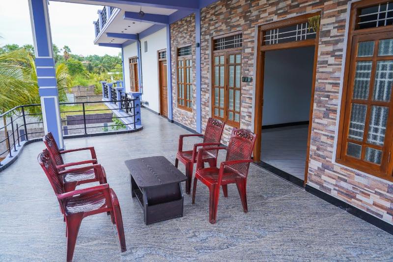 RKM Hotel Uppuveli - image 2