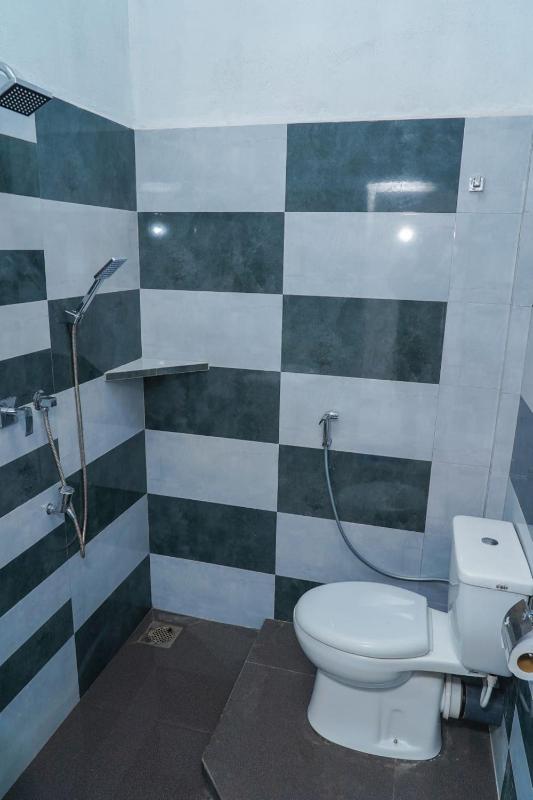 RKM Hotel Uppuveli - image 42