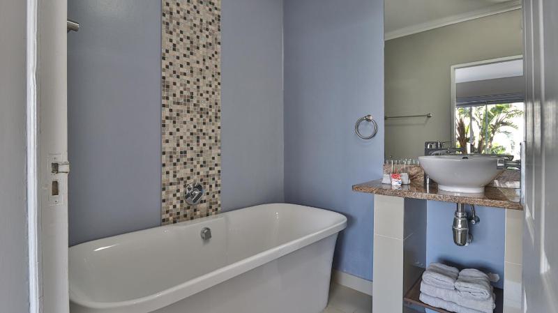 3ColoursBlue Guest House - image 6