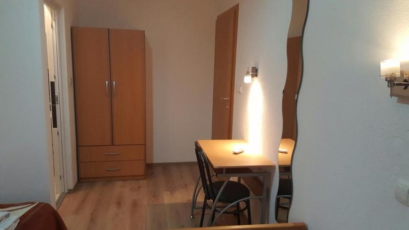 Twin Room image 2