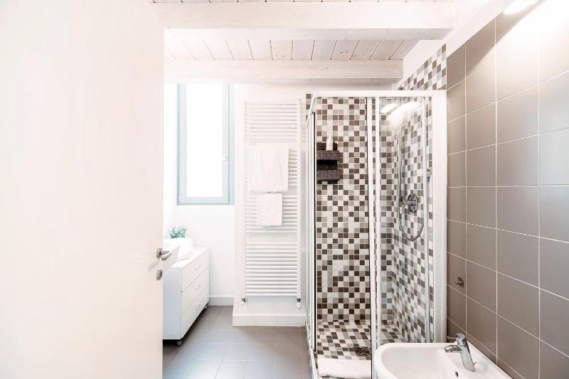 Loft Alle Mura - byMyHomeinComo - image 4