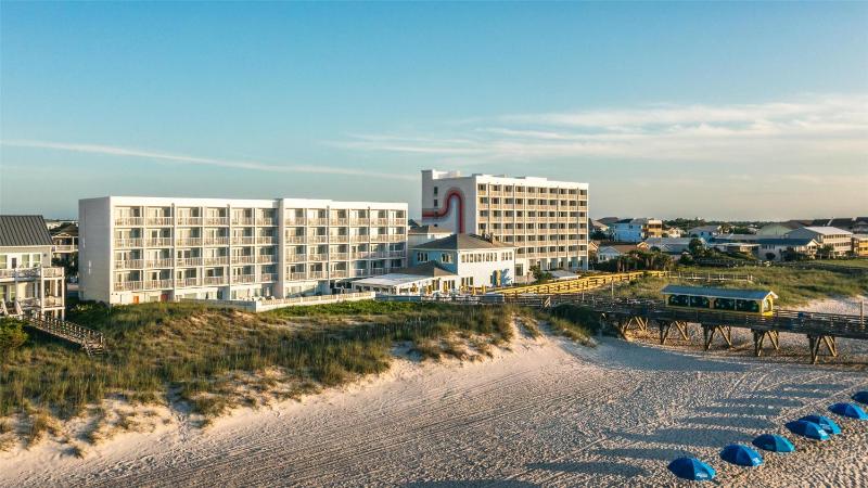 Golden Sands Carolina Beach Oceanfront Tapestry by Hilton - image 1
