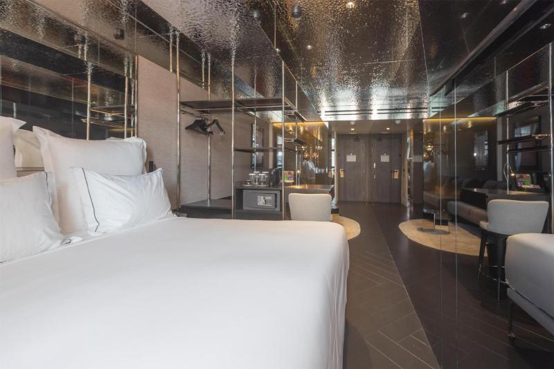 Adia Aluma Athens Curio Collection by Hilton - image 10