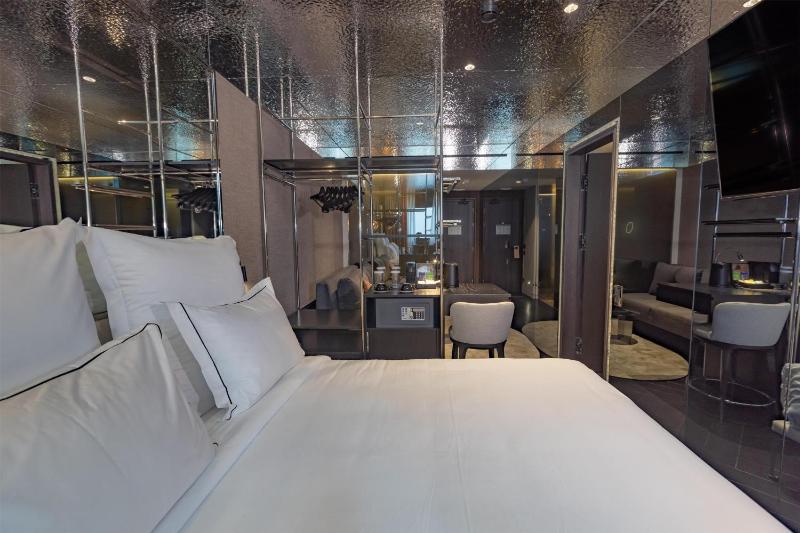 Adia Aluma Athens Curio Collection by Hilton - image 3