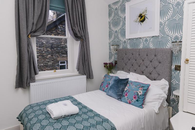 Denecrest Guest House - image 35