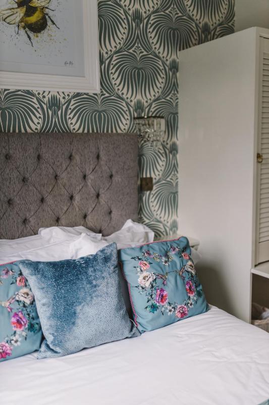 Denecrest Guest House - image 32