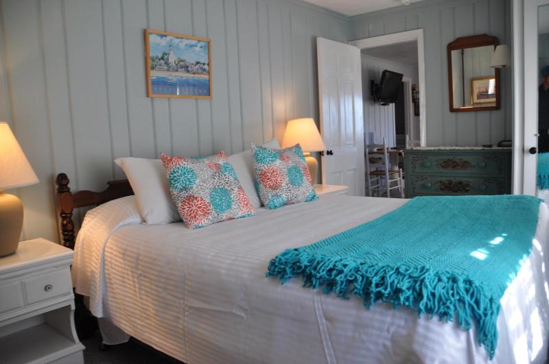 Two-Bedroom Corner Suite with Sea View image 3
