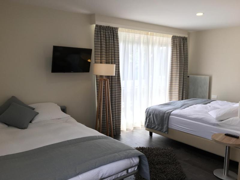 Superior Twin Room image 1