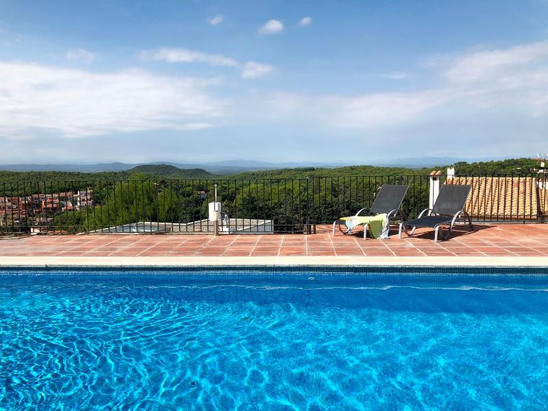 2 bedroom apartment close to the center of Begur. Terrace and panoramic sea views Ref:H41 - image 8
