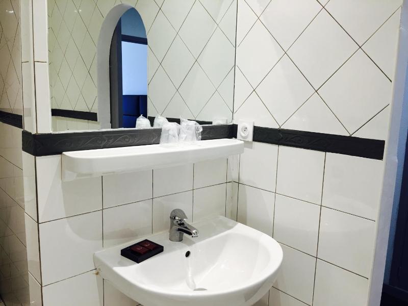 Superior Double Room with Bath image 3