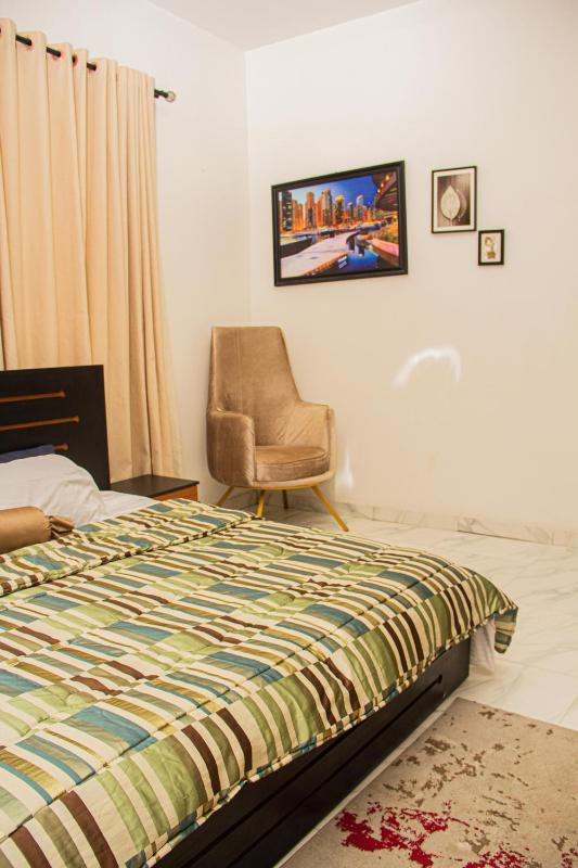 Spacious 4 Bedroom With Fast WIFI 24hours Light and Secured Close to Lekki Conservation - image 8