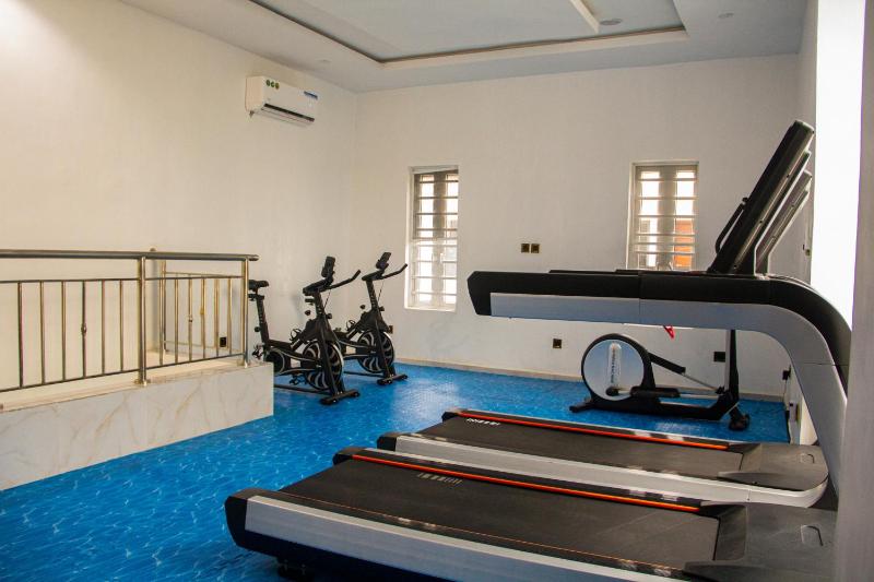 Spacious 4 Bedroom With Fast WIFI 24hours Light and Secured Close to Lekki Conservation - image 14