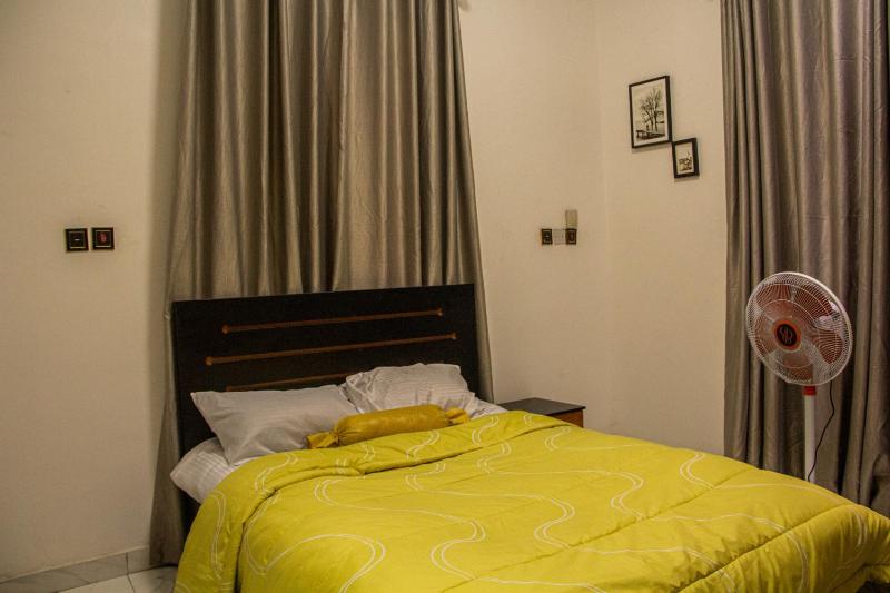 Spacious 4 Bedroom With Fast WIFI 24hours Light and Secured Close to Lekki Conservation - image 12