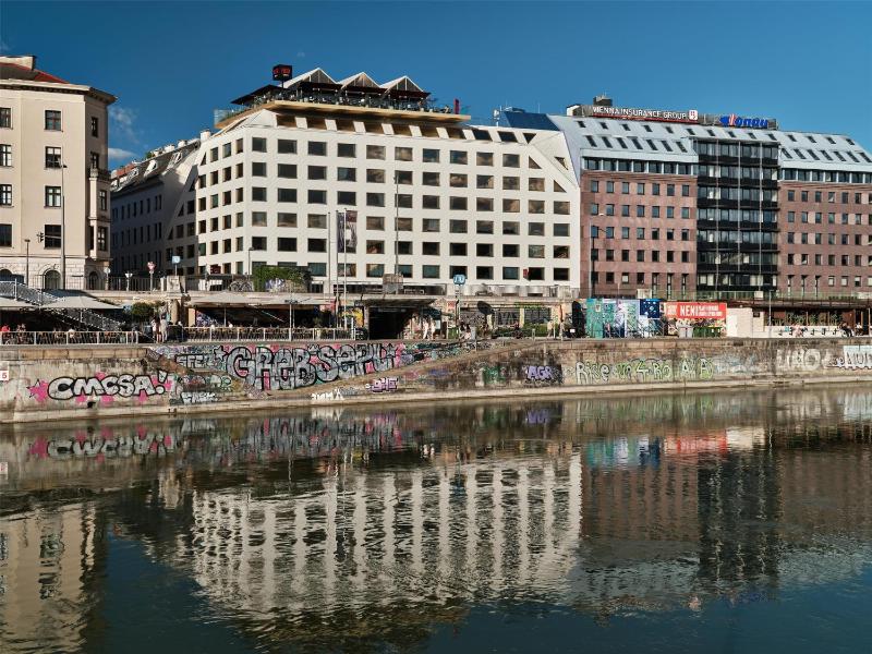 Radisson RED Hotel Vienna - image 10